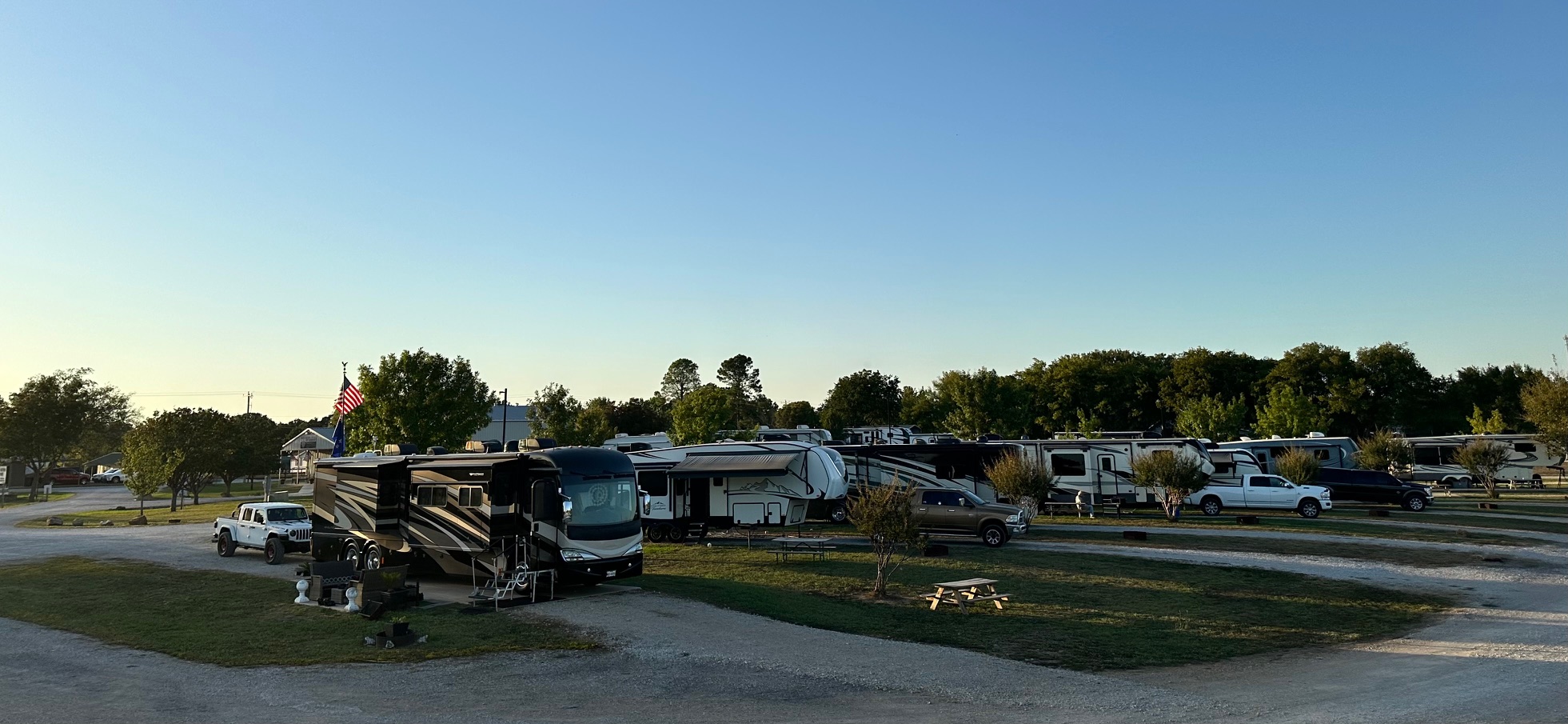 Ways to Stay | Ardmore Lakes RV Resort
