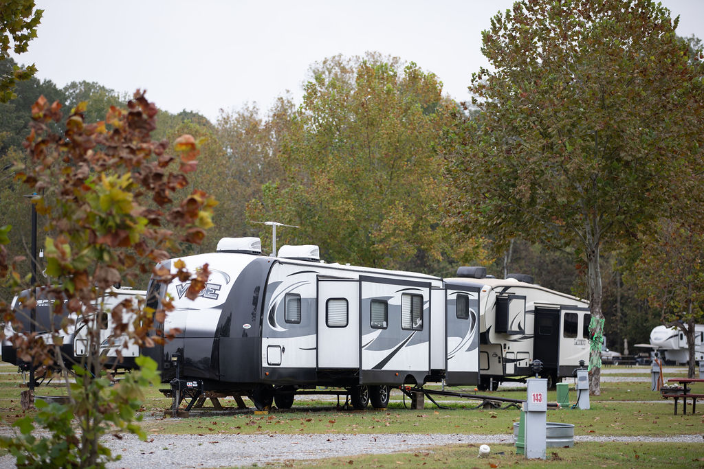 Full hookup RV sites at Rivertown Rose