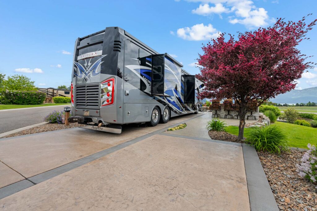 Spacious, Full Hookup Sites at Polson Motorcoach Resort