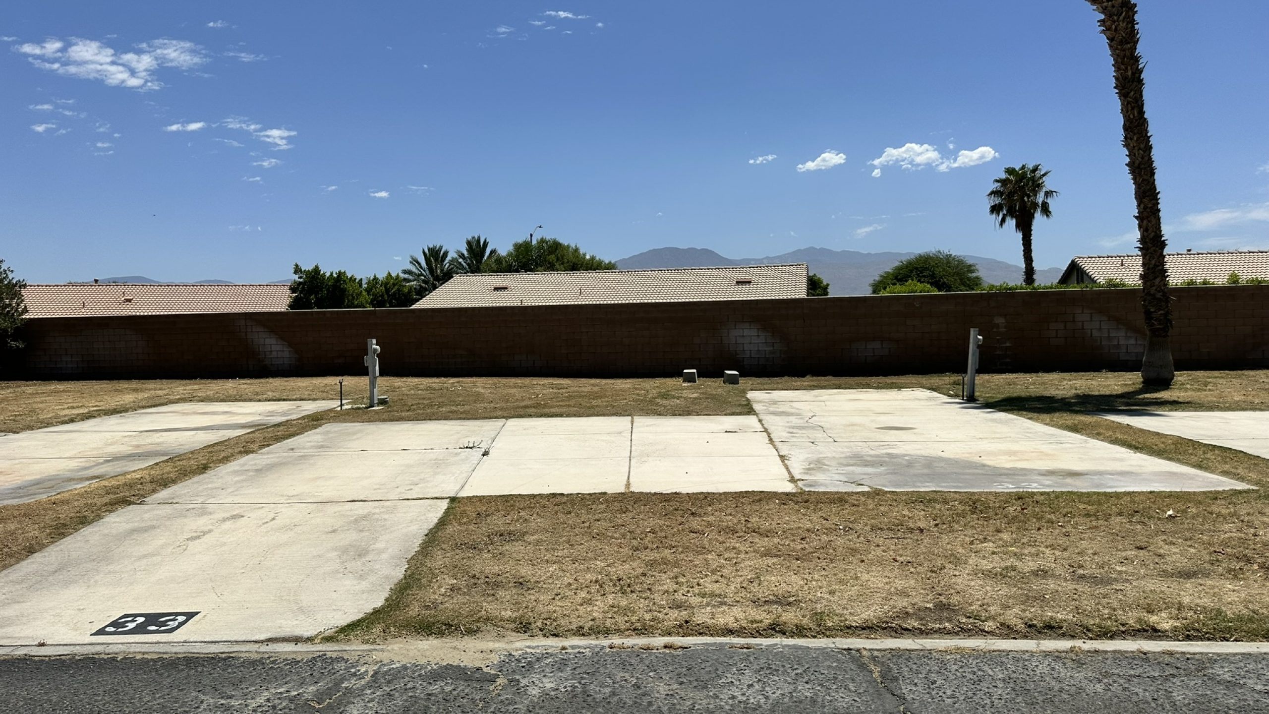 INDIAN WATERS - HANDICAP A DELUXE PATIO GRASS - 3